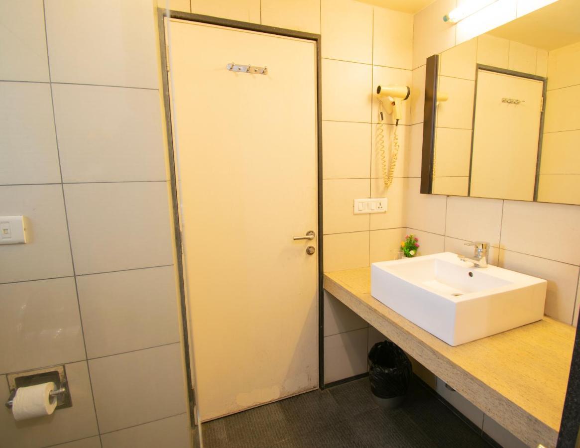 Octave Koregaon Park Pune Exterior photo
